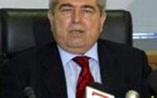 Rum Lider Yan Çiziyor