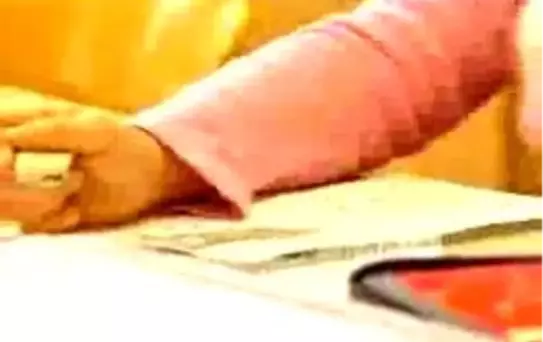 Almanya Başbakan Erdoğan'In, Türk Okullar Önerisini Tartışıy