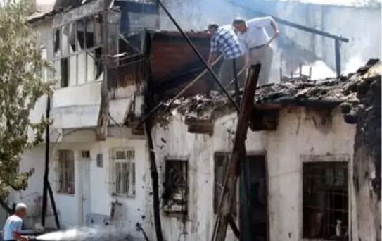 Gazinin Evinde Korkutan Yangın