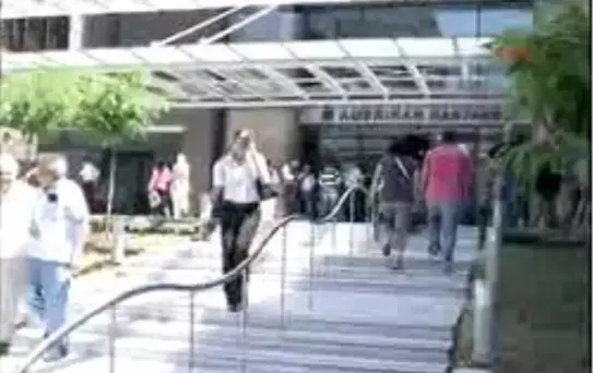 Selçuk'un Hayatını Kaybettiği Hastaneye Ziyaretçi Akını