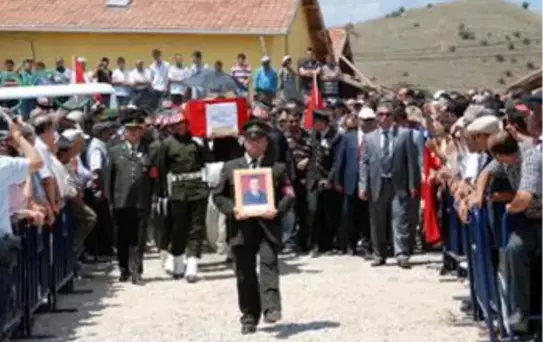 Şehit Üsteğmen, Cemevinden Son Yolculuğuna Uğurlandı