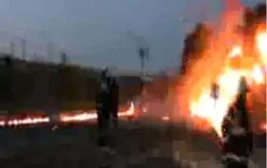 Tanker Minibüsle Çarpıştı: 2 Ölü