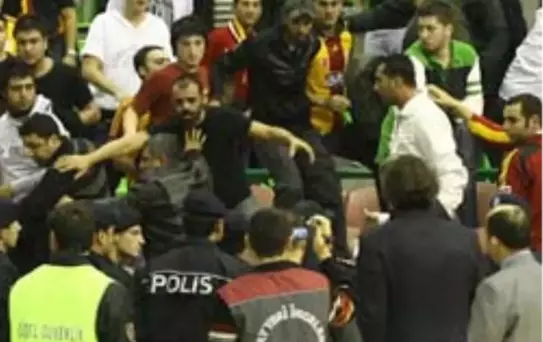 Derbi Sonrası Kadıköy Karıştı