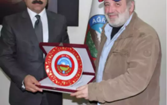 Gazeteci Savaş Ay Başkan Arslanı Ziyaret Etti

