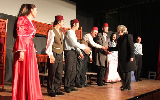 İki Kalas Bir Heves Adlı Oyun Sergilendi.