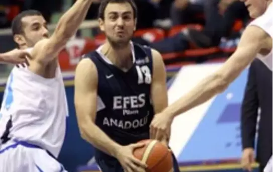 Beko Basketbol Ligi... Türk Telekom: 80 - Efes Pilsen: 88