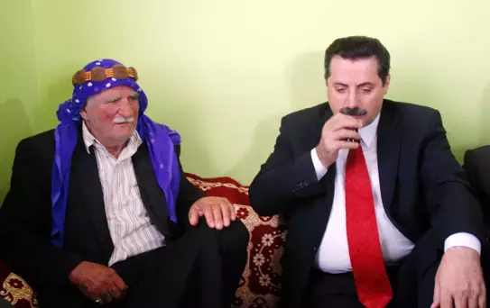 Bakan Çelik, Şivan Perver'in Evinde