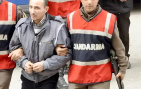 Kablo Hırsızlarını Kırılan Otomobil Camı Yakalattı