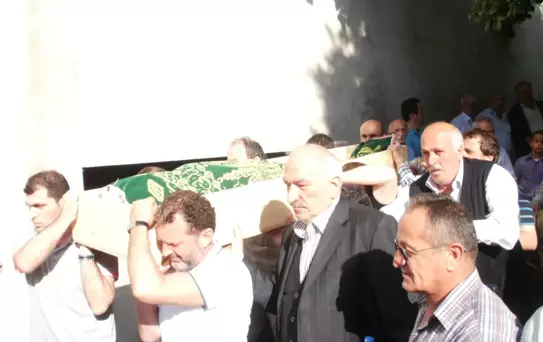 Ömeroğlu Dua Ve Gözyaşlarıyla Defnedildi