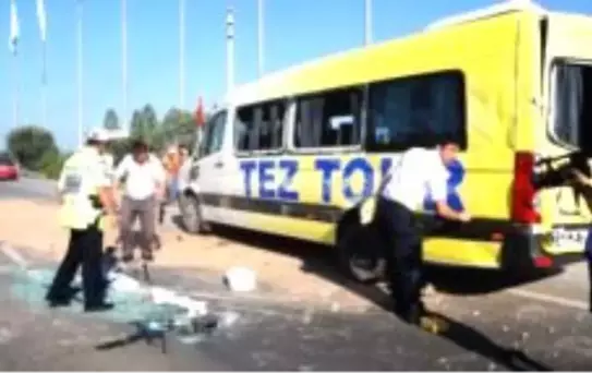Rus Turistleri Taşıyan Minibüs Takla Attı: 16 Yaralı