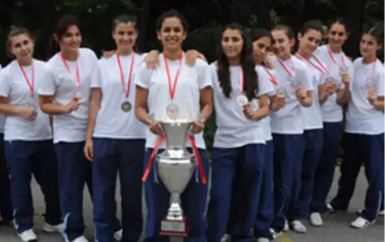 Ablalarının Yolundalar!

