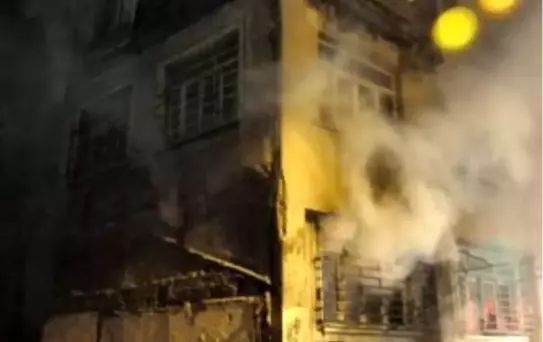 Fatih'de Metruk Binada Yangın