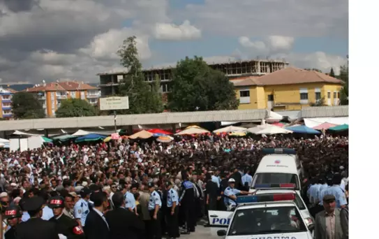 Boyabatlı Şehidi 5 Bin Kişi Uğurladı