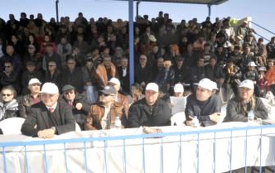 Ellerinin Ojesiyle Deve Güreştirdi