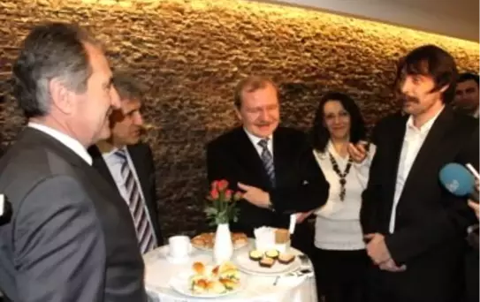 'Bir Delinin Hatıra Defteri' 250. Kez Perde Açtı