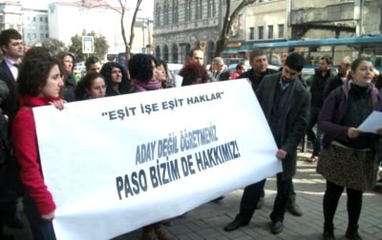Sözleşmeli Öğretmenlerden 'Paso' Protestosu