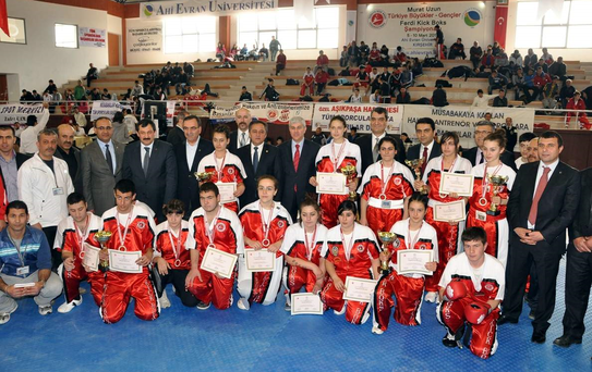 Kick Boks Turnuvasına Kırşehir Belediyespor Damgası Vurdu