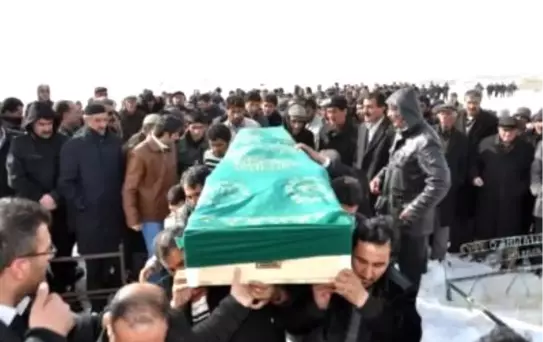 Çadır Yangınında Ölen İşçinin Nişan Görüntüleri