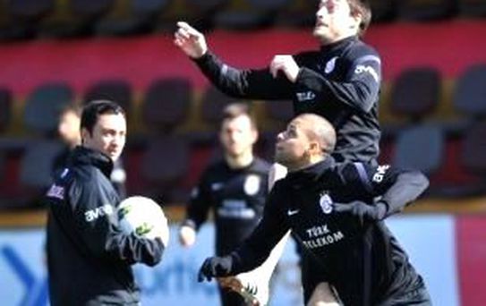 Melo ve Riera İçin Af İstediler