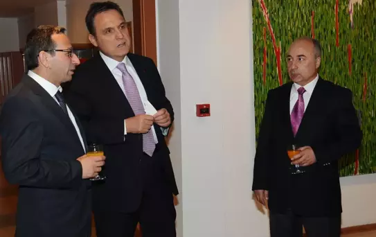 Ressam Aktuğ'un 'Rengin Kalbine Yolculuk' Adlı Sergisi Açıldı