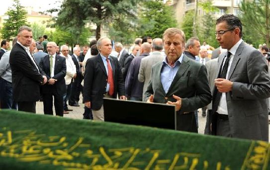 Bursaspor'un Kurucu Üyesi Necati Akgün Son Yolculuğuna Uğurlandı