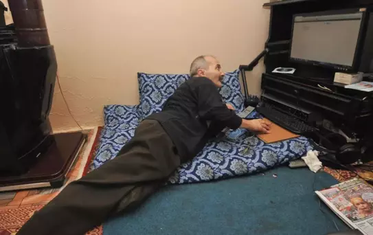 54 Yaşındaki Engelli 52 Yıl Sonra Sokağa Çıktı