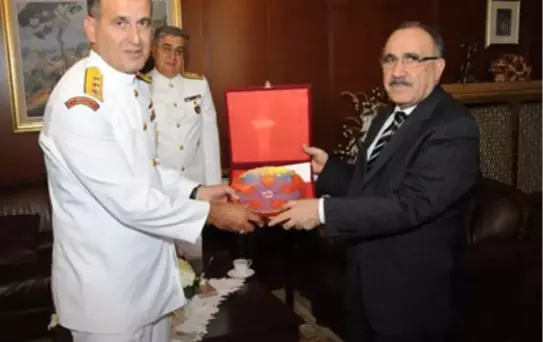 'Adi Başbakan' Terfi Getirdi