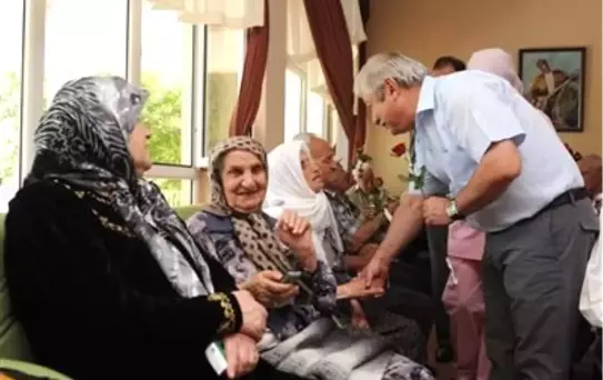 Başkan Akaydın, Huzurevlerini Ziyaret Etti