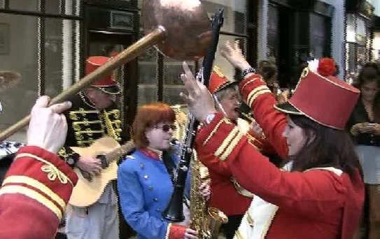 Londra'da Mehter Marşlı Alışveriş Partisi