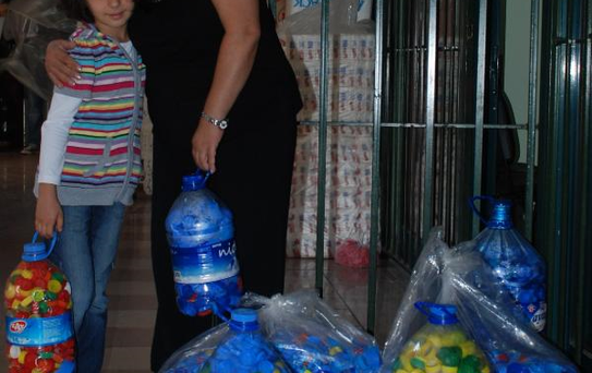9 Yaşındaki İrem, Engelliler İçin 17 Bin 500 Mavi Kapak Topladı