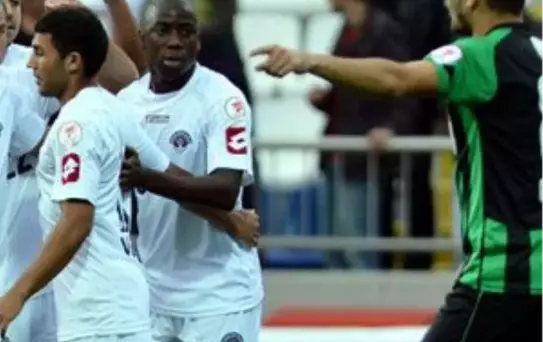 Paşa, Kocaelispor'a Gol Yağdırdı