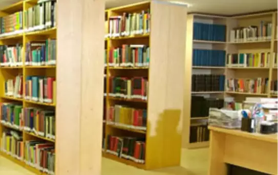 Büyükçekmeceli Kitapseverlerden Kütüphaneye Bağış