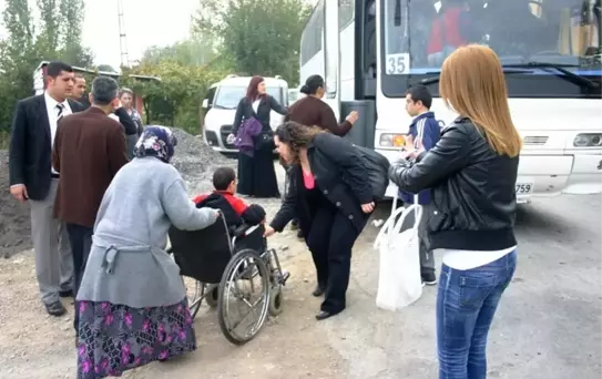 Kemalpaşa Belediyesi, Engelli Çocukları Gezdiriyor