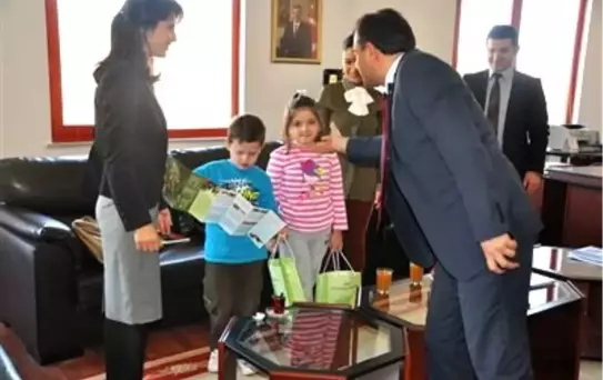 Aibü Rektörü Hayri Coşkun'a Öğrencilerden Ziyaret