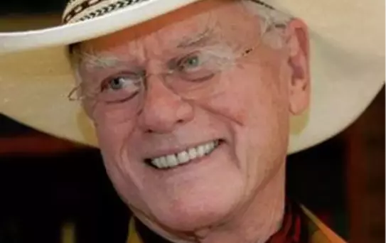 'Dallas'In Kötü Adamı J.r. Ewing'i Canlandıran Larry Hagman Öldü