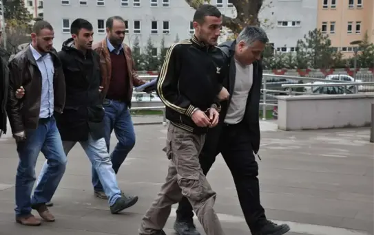 Kavga Ettikleri Genci Bıçaklayıp Kardeşininse Aracını Yakan Şahıslar Adliyede