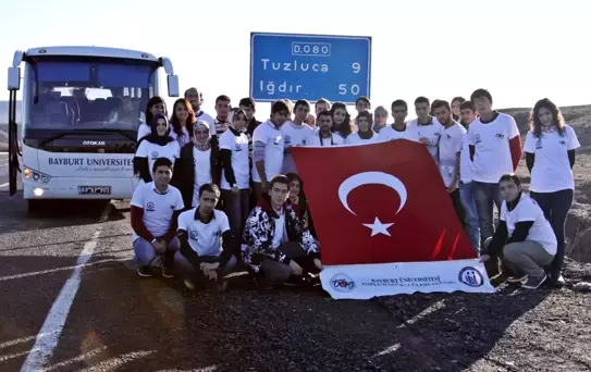 Bayburt Üniversitesi Öğrencilerinden 450 Kilometrelik Kardeşlik Köprüsü