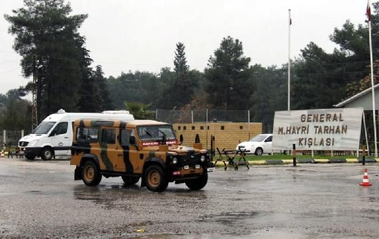 NATO Heyeti General Hayri Tarhan Kışlasında