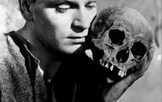 'Hamlet'; Çağdaş Bir Yorumla Yeniden Sahnede