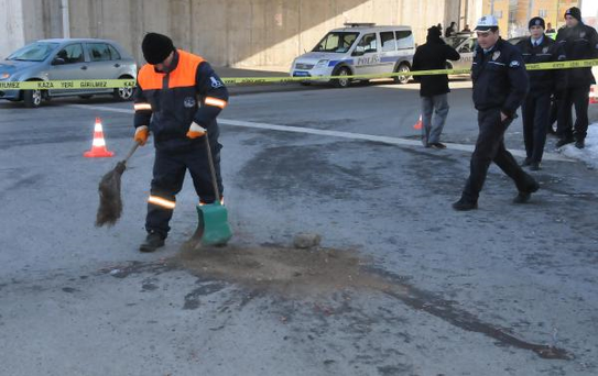 Yolun Karşısına Geçemedi