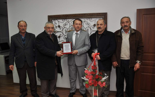 Eski İşçilerden Başkan'a Teşekkür Ziyareti