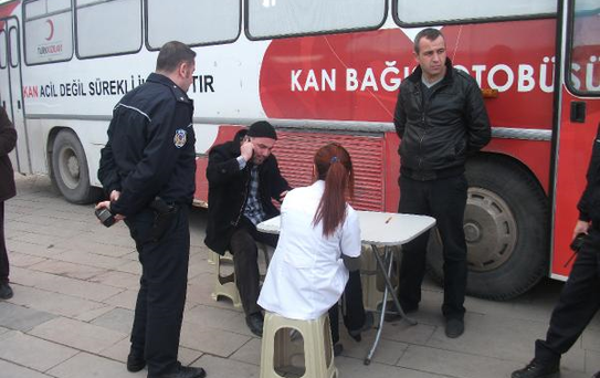 Gezici Kan Bagış Merkezinde 'Hacamat' Tartışması