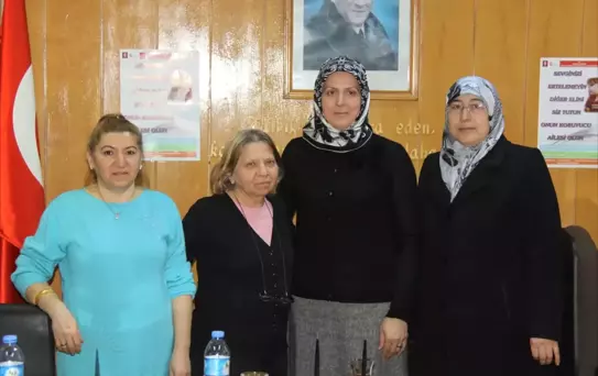 Evlatlık Olarak Büyüyen Hatice Şimdi Koruyucu Aile Olmak İstiyor
