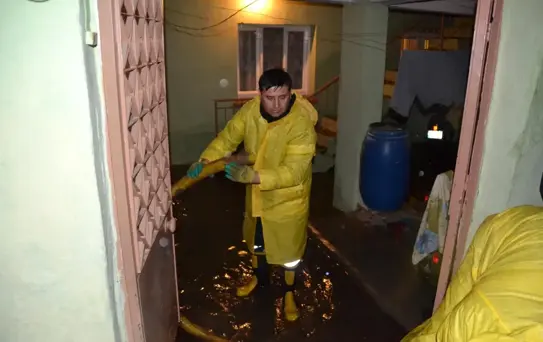 Manisa'da Kuvvetli Rüzgar ve Sağanak