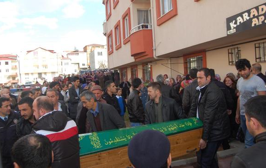 Eşini Öldürüp Ardından da Kendini Öldürdü