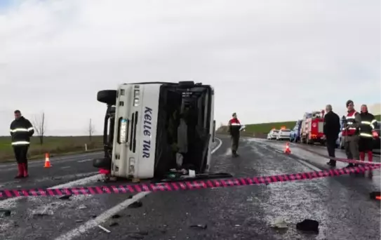 Tekirdağ'da İşçi Servisi Devrildi: 1 Ölü, 14 Yaralı (Fotoğraflı