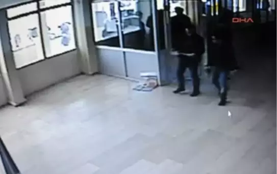 Baba-Oğuldan Öğretmene Dayak