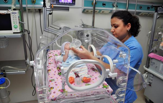 Suriyeli Parmak Bebek Yaşama Tutundu