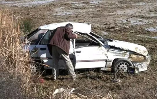 Ayvalık'ta Cenaze Yolunda Kaza: 4 Yaralı