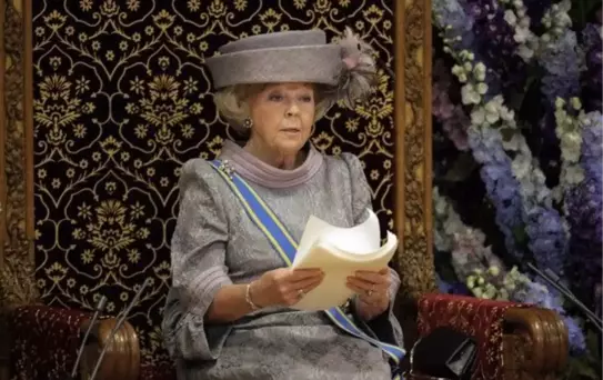 Hollanda'da Kraliçe Beatrix'in Tahttan Ayrılma Kararı